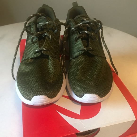 Nike - Picture 6 of 6